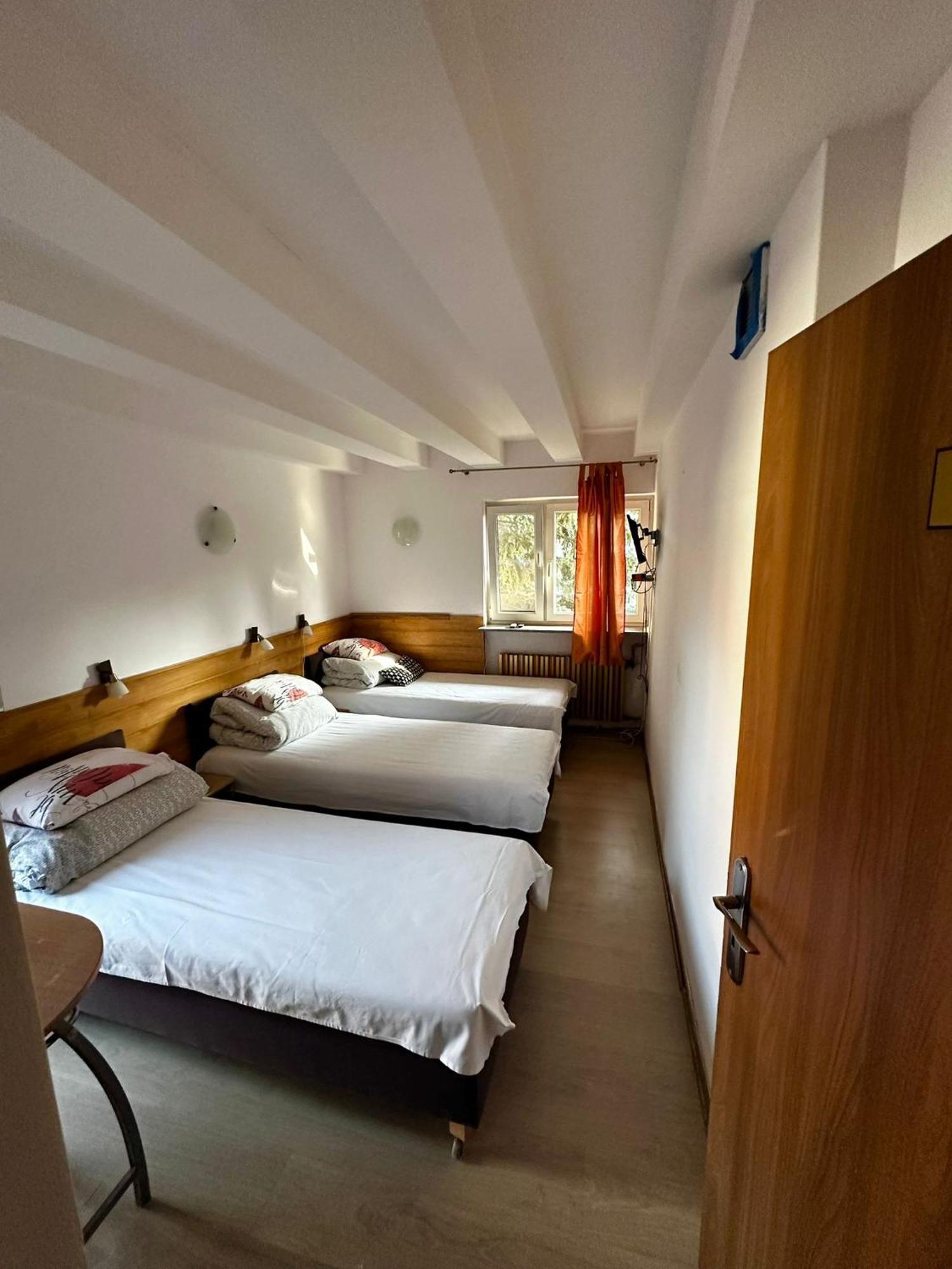 Hostel Tolek Varsavia Esterno foto